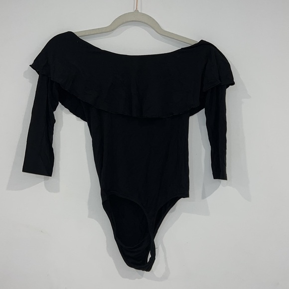 Aritzia Wilfred Black Off the Shoulder Ruffle Thong Bodysuit size Small - Picture 8 of 16